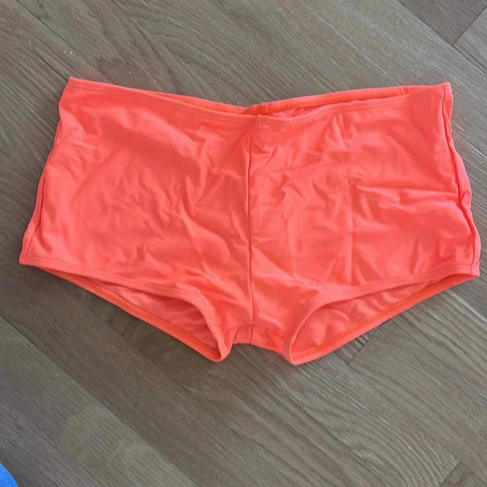 🌴☀️ Summer / Vacation Ready☀️🌴 2pc Polka-Dot Sheer Tankini/ Boy-shorts - Picture 3 of 5